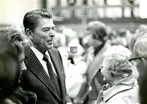 Image description is not available for 1977.096